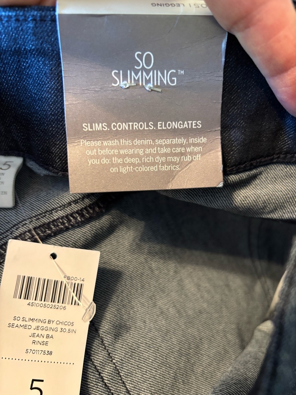 Chicos So Slimming jeans size 6 Chicos 0.5 - Picture 9 of 11
